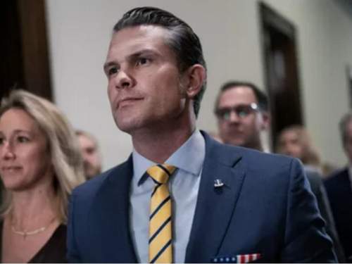 Самолет главы Пентагона подал сигнал бедствия над Атлантикой (ФОТО) Самолет главы Пентагона подал сигнал бедствия над Атлантикой (ФОТО)