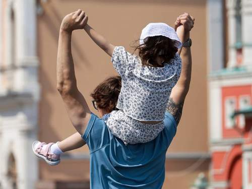 «Чем лучше люди живут, тем меньше они рожают»: объяснение депутата ГД причин кризиса демографии возмутило россиян