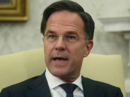 &laquo;Не будем воспринимать русских серьезно&raquo;: генсек НАТО высмеял российских летчиков и моряков  в Кремле ответили