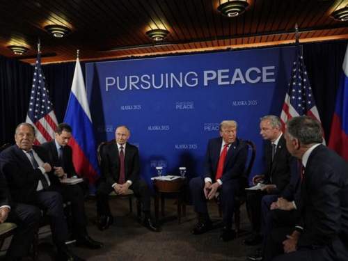 FT: Трамп кричал на встрече с Путиным в Анкоридже и угрожал уйти FT: Трамп кричал на встрече с Путиным в Анкоридже и угрожал уйти