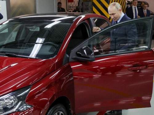 «Бесплатно дайте ему!»: «Путин» в автосалон привет в истерику начальника (ФОТО)