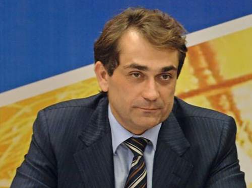 Жену экс-замглавы Минэнерго Светлицкого принудили сдать драгоценности Жену экс-замглавы Минэнерго Светлицкого принудили сдать драгоценности