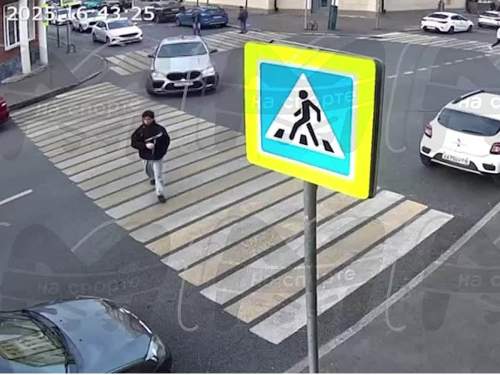 Футбольный арбитр Захаров избил пешехода в Казани и попал на видео (ВИДЕО)