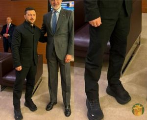 «Зелеходы» Зеленского ТВ Украины объявило национальным достоянием (ФОТО) «Зелеходы» Зеленского ТВ Украины объявило национальным достоянием (ФОТО)