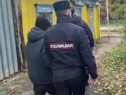 В Оренбуржье психически больной сосед задушил учительницу и посадил труп за руль (ФОТО, ВИДЕО) В Оренбуржье психически больной сосед задушил учительницу и посадил труп за руль (ФОТО, ВИДЕО)