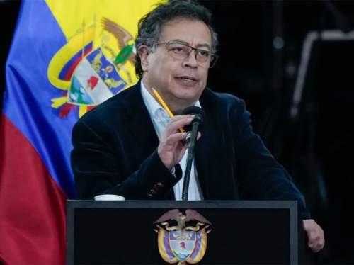 «Меня посадят в тюрьму»: президент Колумбии обвинил США в подготовке его похищения «Меня посадят в тюрьму»: президент Колумбии обвинил США в подготовке его похищения