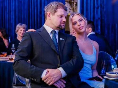 Депутата уральского Заксобрания обвиняют в сталкинге и побоях (ФОТО, ВИДЕО)