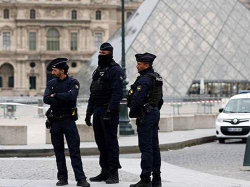 Задержан третий подозреваемый в ограблении Лувра Задержан третий подозреваемый в ограблении Лувра