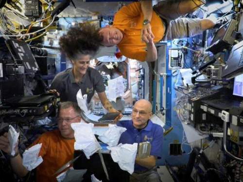 Маск заявил, что администрация Байдена запретила спасать астронавтов с МКС