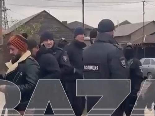 Стали известны результаты масштабного рейда силовиков в цыганском поселке под Тулой (ВИДЕО) Стали известны результаты масштабного рейда силовиков в цыганском поселке под Тулой (ВИДЕО)