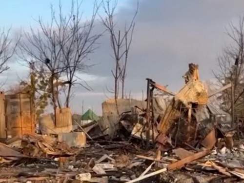 Последствия удара «Искандера» по элите ВСУ на плацу сняли на видео (ВИДЕО) Последствия удара «Искандера» по элите ВСУ на плацу сняли на видео (ВИДЕО)