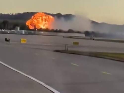 В США разбился грузовой самолет: есть погибшие (ВИДЕО)