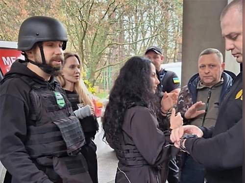 Скандал с охранником Анджелины Джоли в ТЦК получил «пикантное» продолжение (ВИДЕО)