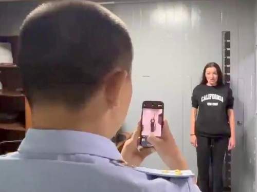 Осуждена иркутская блогерша, обещавшая «выпить вина», если военные «сдохнут» (ФОТО, ВИДЕО) Осуждена иркутская блогерша, обещавшая «выпить вина», если военные «сдохнут» (ФОТО, ВИДЕО)