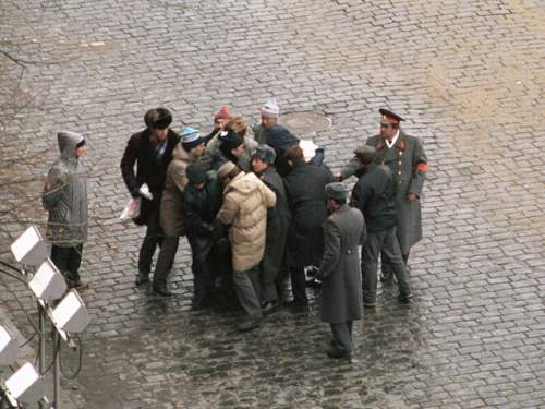 Пули над головой: как 35 лет назад Горбачева чуть не расстреляли на Красной площади (ФОТО) Пули над головой: как 35 лет назад Горбачева чуть не расстреляли на Красной площади (ФОТО)