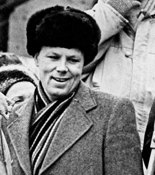 Пули над головой: как 35 лет назад Горбачева чуть не расстреляли на Красной площади (ФОТО) Пули над головой: как 35 лет назад Горбачева чуть не расстреляли на Красной площади (ФОТО)