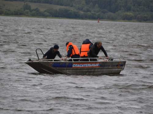Под Пермью нашли запутанные в сетях тела четверых рыбаков Под Пермью нашли запутанные в сетях тела четверых рыбаков