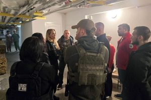 Джоли нанесла неожиданный удар по Зеленскому: почему визит актрисы на Украину обернулся скандалом (ФОТО) Джоли нанесла неожиданный удар по Зеленскому: почему визит актрисы на Украину обернулся скандалом (ФОТО)