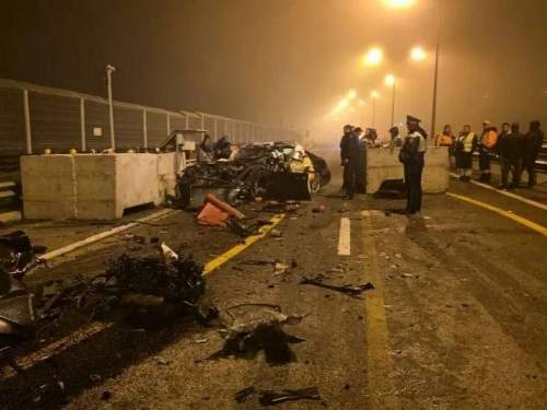 Жертвами крупного ДТП на Крымском мосту стали два человека (ВИДЕО)