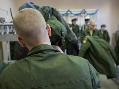 «Коммерсант»: в 20 регионах России началась мобилизация резервистов