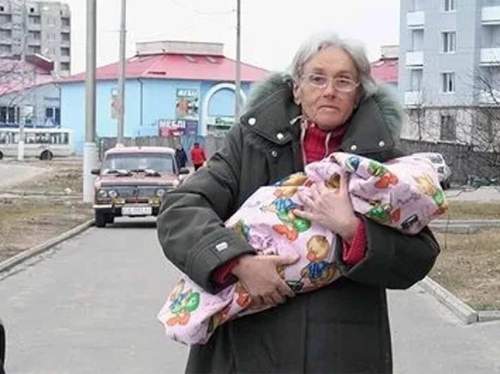 Умерла украинка, родившая дочь в 65 лет