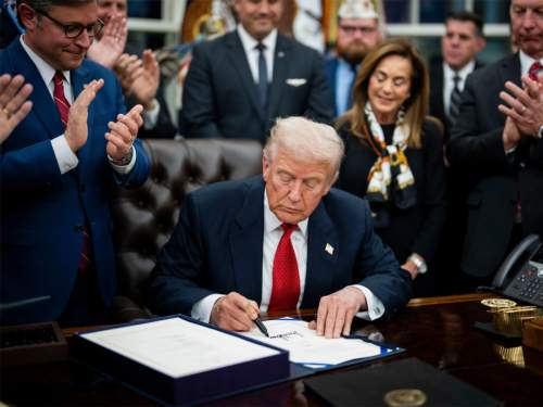 Трамп остановил рекордный 43-дневный шатдаун в США (ВИДЕО)