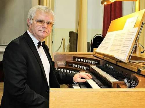 Композитора Алексея Шмитова арестовали за домогательства в общественном месте