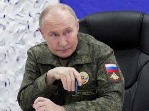 Путин: власти Украины «сидят на золотых унитазах», игнорируя интересы государства (ВИДЕО) Путин: власти Украины «сидят на золотых унитазах», игнорируя интересы государства (ВИДЕО)