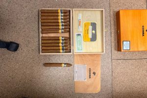 Российской туристке грозит до пяти лет тюрьмы за привезенные 75 сигар с Кубы на 1 млн (ФОТО)