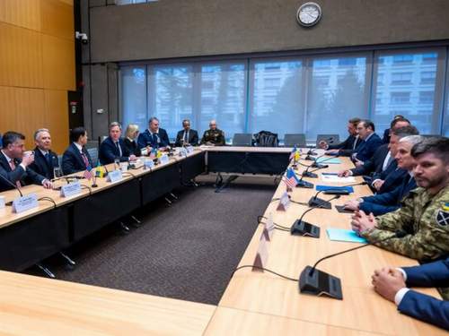 СМИ: США переписывают в Женеве мирный план под давлением Киева