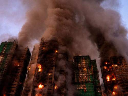 Страшный пожар в Гонконге: 44 человека погибли, 279 пропали без вести (ВИДЕО)