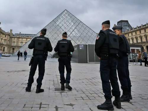 Грабитель Лувра рассказал об организаторах «со славянским акцентом»