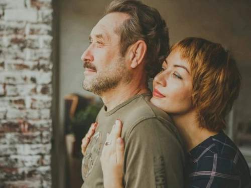 Похожую на исчезнувших в тайге Усольцевых пару заметили в Таиланде