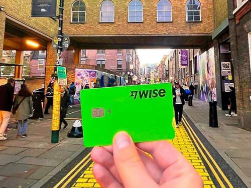 Wise: карты россиян без ВНЖ Евросоюза будут заблокированы