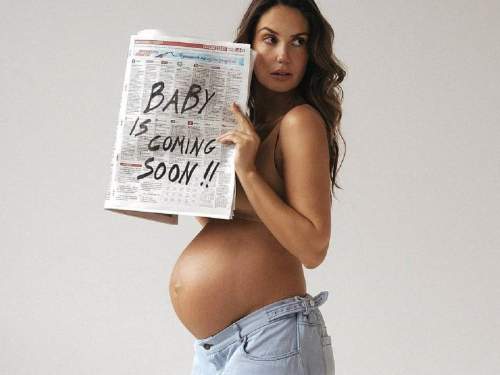 Агата Муцениеце родила Петру Дранге дочку (ВИДЕО)