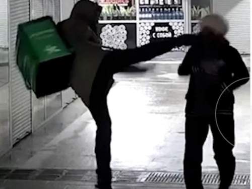 «Вызывает отвращение»: в Госдуме призвали наказать курьера, ударившего пенсионерку ногой в лицо (ВИДЕО)