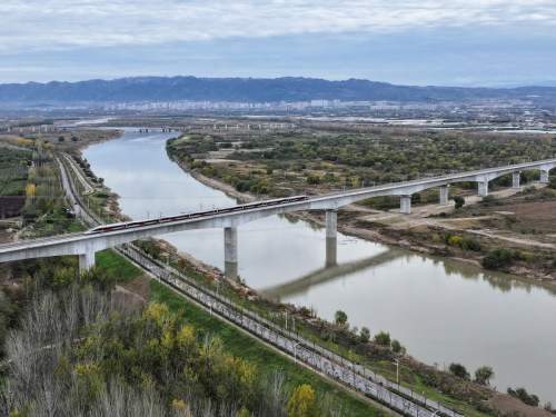 «Ъ»: Россия откажется от строительства ж/д магистрали до Китая за 50 трлн рублей