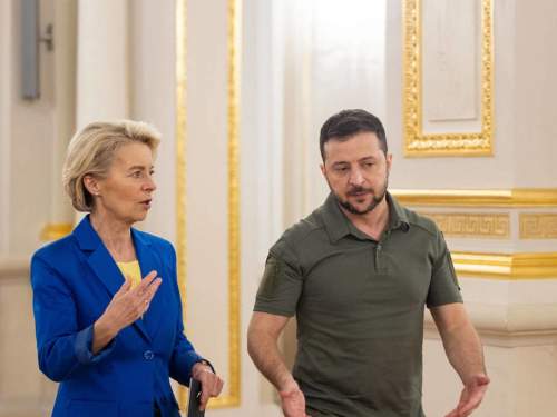 Фон дер Ляйен одобрила кредит Украине за счет замороженных в ЕС активов РФ Фон дер Ляйен одобрила кредит Украине за счет замороженных в ЕС активов РФ
