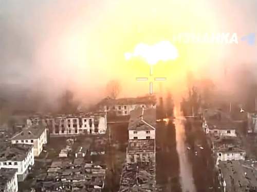 Эпичный взрыв отеля с боевиками ВСУ в ДНР попал на видео (ВИДЕО)