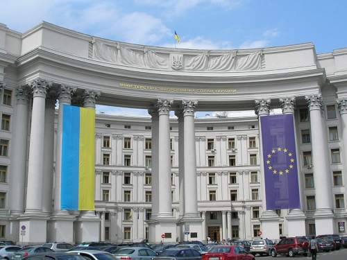 &laquo;Никаких уступок территории&raquo;: МИД Украины поверил в поддержку НАТО, а ее экс-глава сделал печальный прогноз