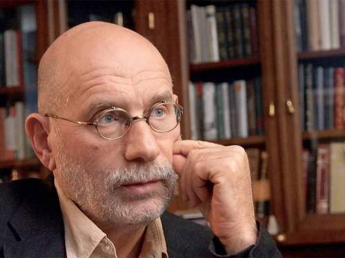 Писателя Акунина* приговорили к 15 годам колонии