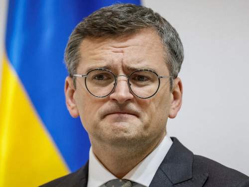 Экс-главу МИД Украины Кулебу засняли на концерте с пьяной любовницей (ВИДЕО)