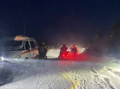 На самой высокой горе Урала потерялись 13 мужчин на снегоходах (ФОТО, ВИДЕО)