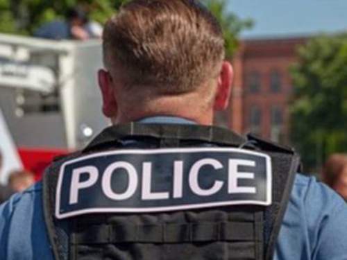 Покупательницу нашли мертвой в холодильнике сетевого магазина