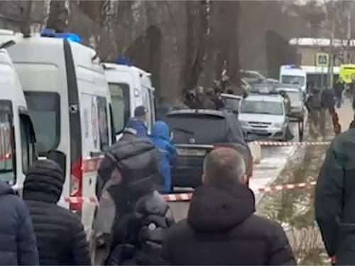 Подросток в балаклаве и бронежилете устроил резню в школе, убив ученика (ФОТО, ВИДЕО)