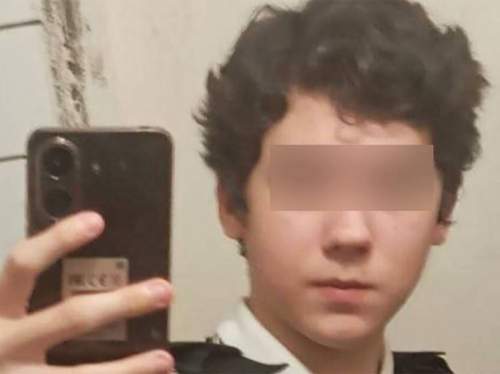 В Петербурге охраннице и школьнику, напавшему на учительницу, предъявили обвинение