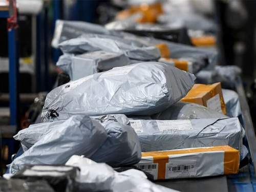 В Европу не пускают новогодние посылки из России: в ЕС считают, что это роскошь