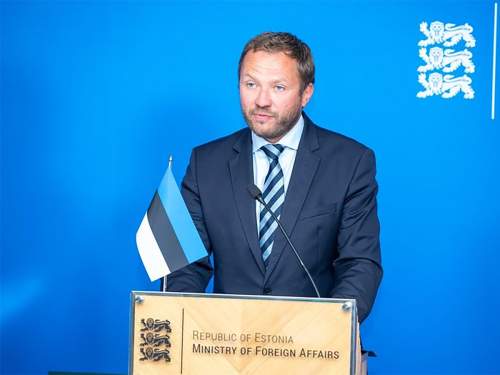 Глава МИД Эстонии пригрозил расстрелом &laquo;маленьким зеленым человечкам&raquo; на границе