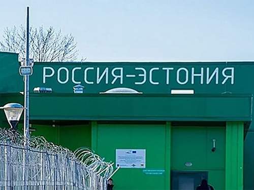 Эстонская таможня не пустила россиянина в РФ из-за кроссовок