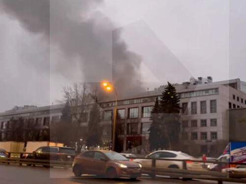 На юге Москвы горит БЦ «Варшавская Плаза»: площадь пожара достигла 300 кв. метров (ВИДЕО)